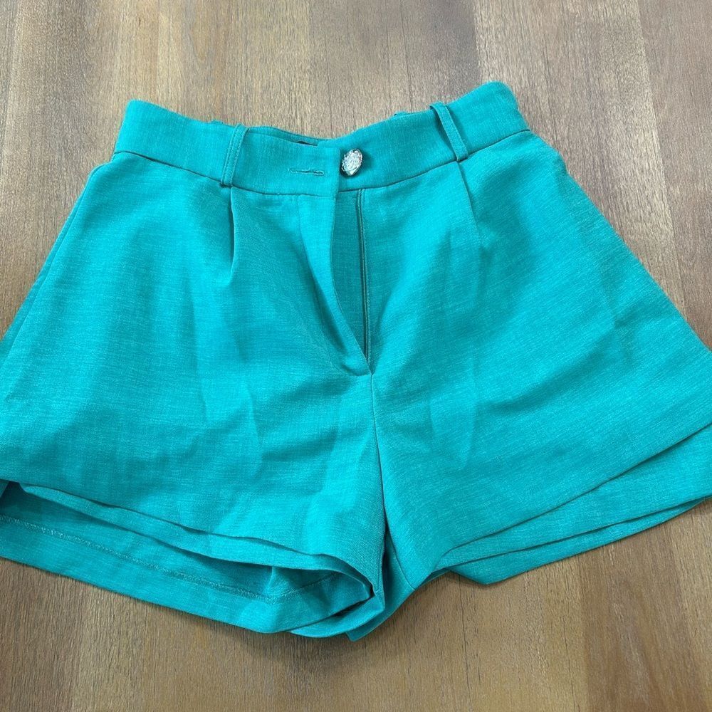River Island Pleat Front Chino Shorts Size 6